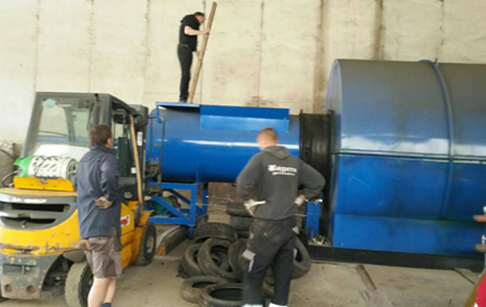 Czech customer bought one set 10 tons  pyrolysis plant from our company