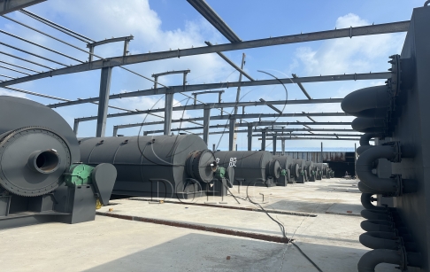 8 sets of 15 ton plastic to oil pyrolysis machines installed in China