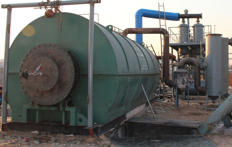 Low investment waste tyre pyrolysis to oil machine