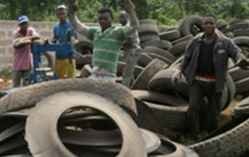 Installation of Nigeria used tire recycling to oil plant