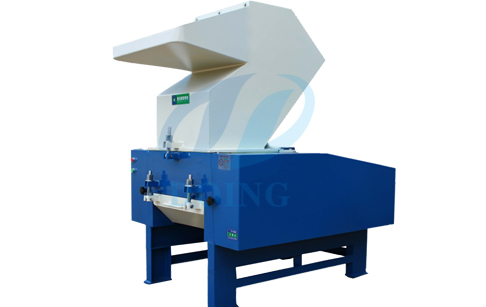 Plastics shredder