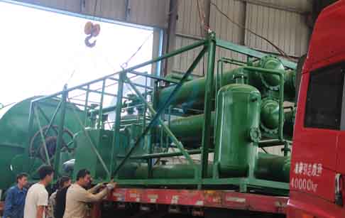 Waste plastics to  fuel oil pyrolysis machines to Italia