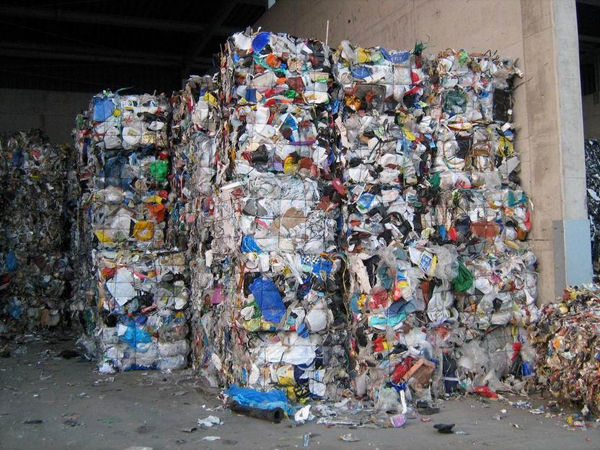 trash without plastic bags trash without plastic bags