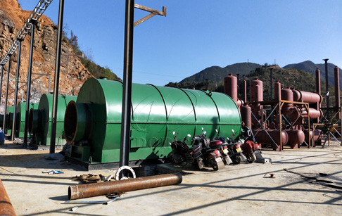 4 sets 12T wast tire to oil recycling plant installed in Guizhou, China