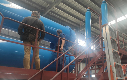 Mexican customer bought one set 10T plastic pyrolysis oil to diesel distillation plant in DOING